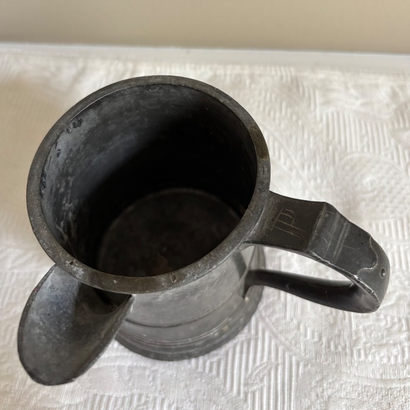 Antique Pewter Pint Tankard with Side Spout - Picture 4 of 7